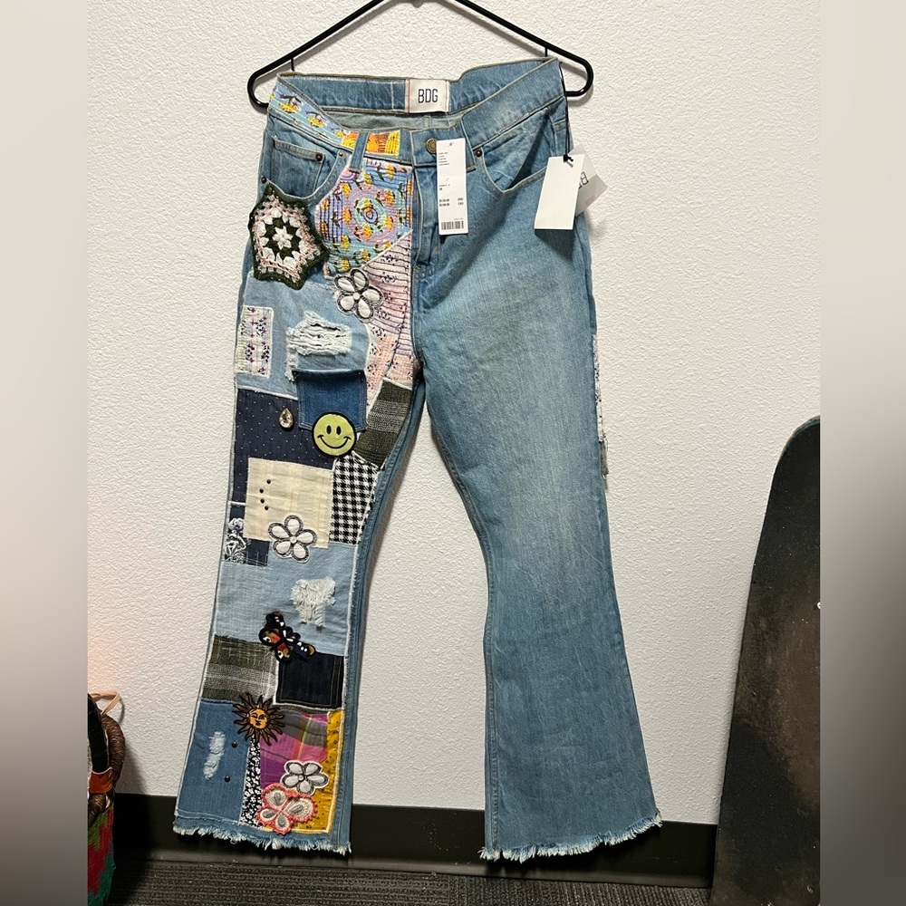 BDG FLARE PATCH JEANS
